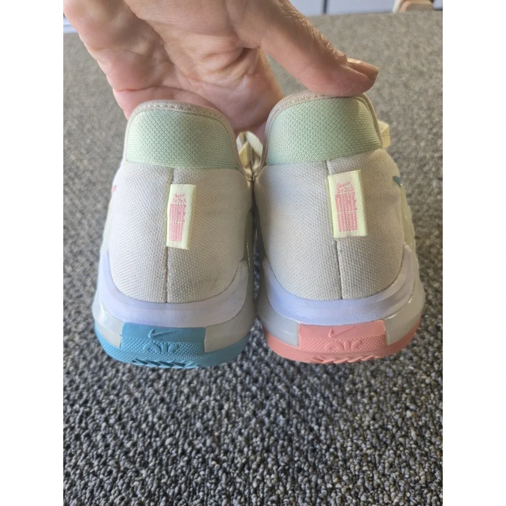 Nike chalk stylish ivory